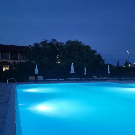 Апартаменты Dolce Blu Sirmione Ривольтелла Экстерьер фото