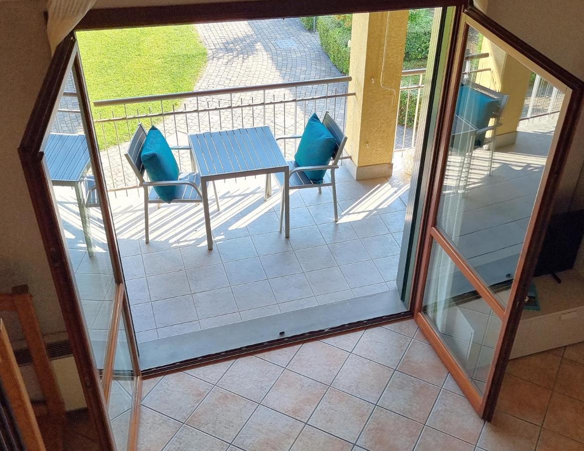 Апартаменты Dolce Blu Sirmione Ривольтелла Экстерьер фото