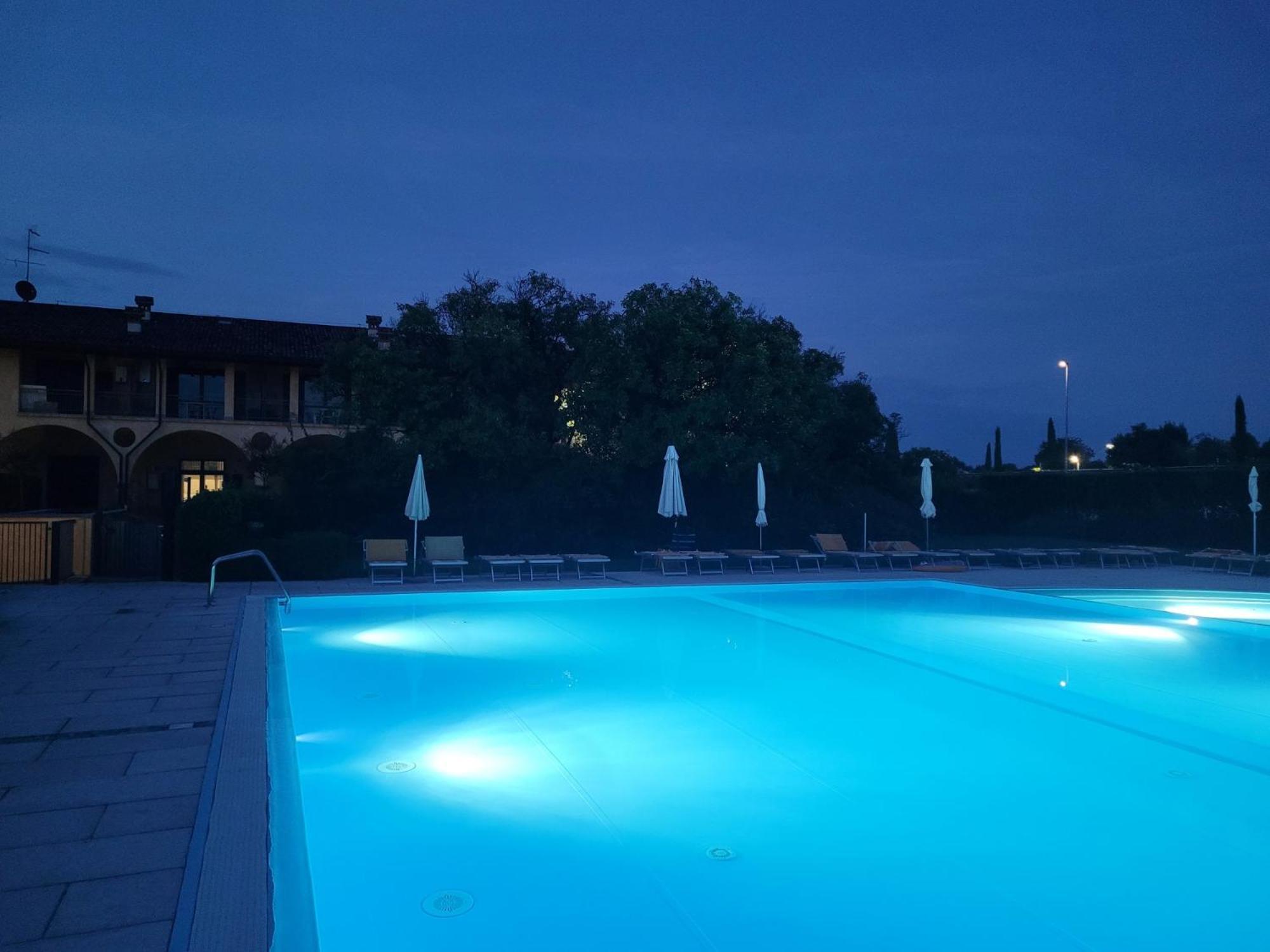 Апартаменты Dolce Blu Sirmione Ривольтелла Экстерьер фото